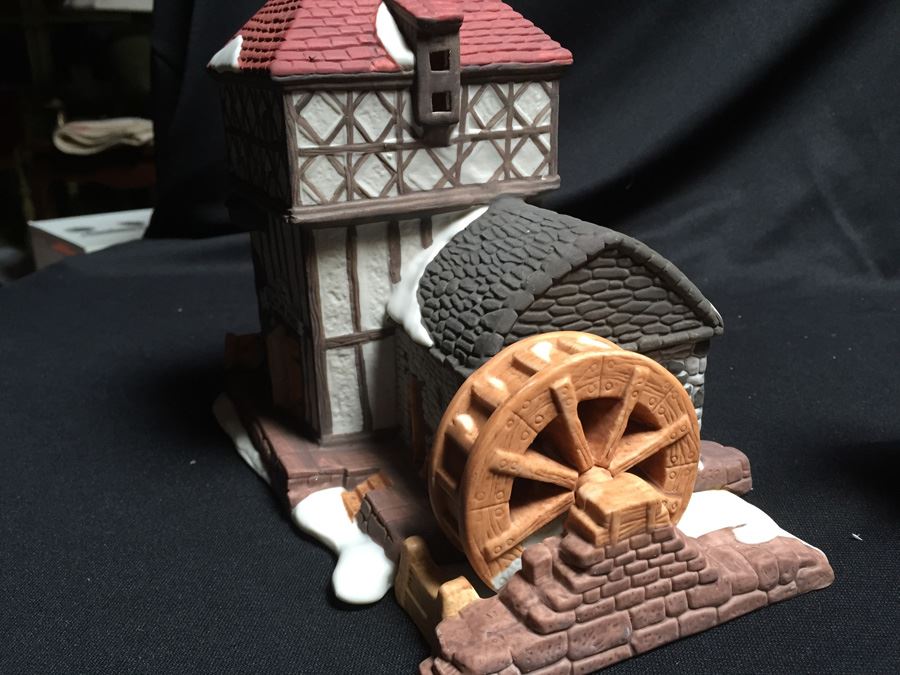 Department 56 Heritage Village Collection [Photo 6]