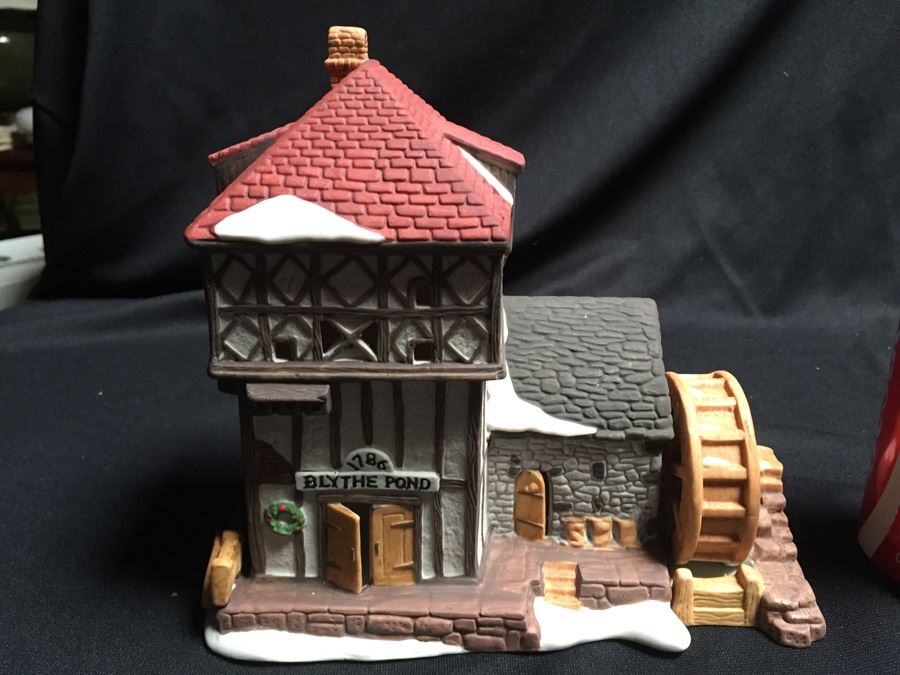 Department 56 Heritage Village Collection [Photo 4]
