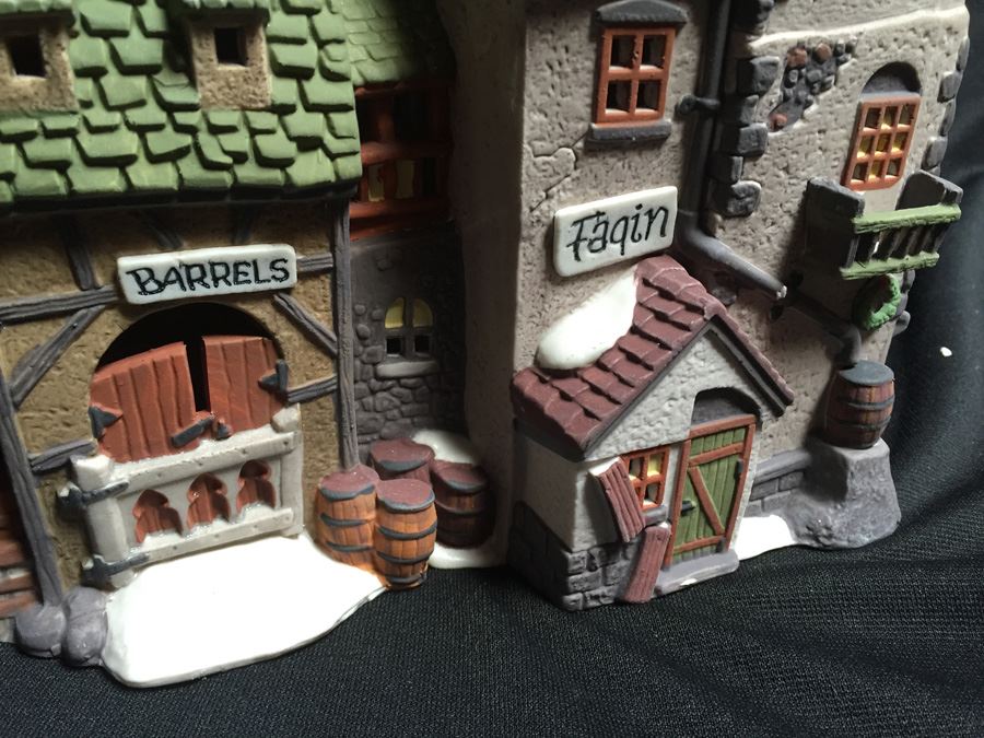 Department 56 Heritage Village Collection [Photo 10]