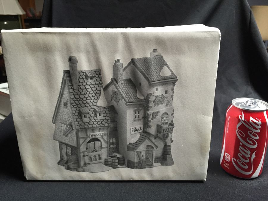 Department 56 Heritage Village Collection [Photo 1]