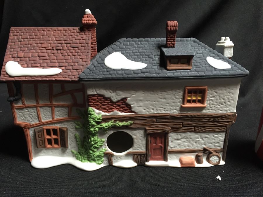 Department 56 Heritage Village Collection [Photo 7]