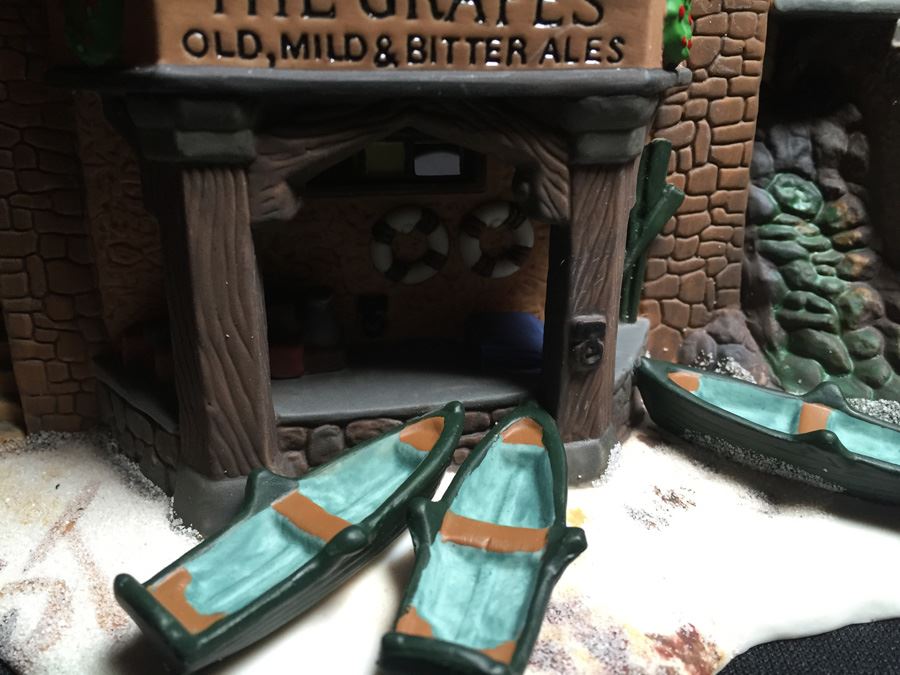 Department 56 Heritage Village Collection [Photo 12]