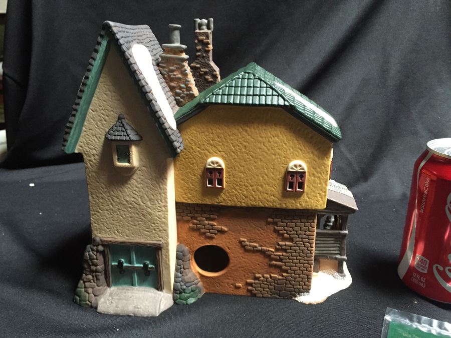 Department 56 Heritage Village Collection [Photo 9]