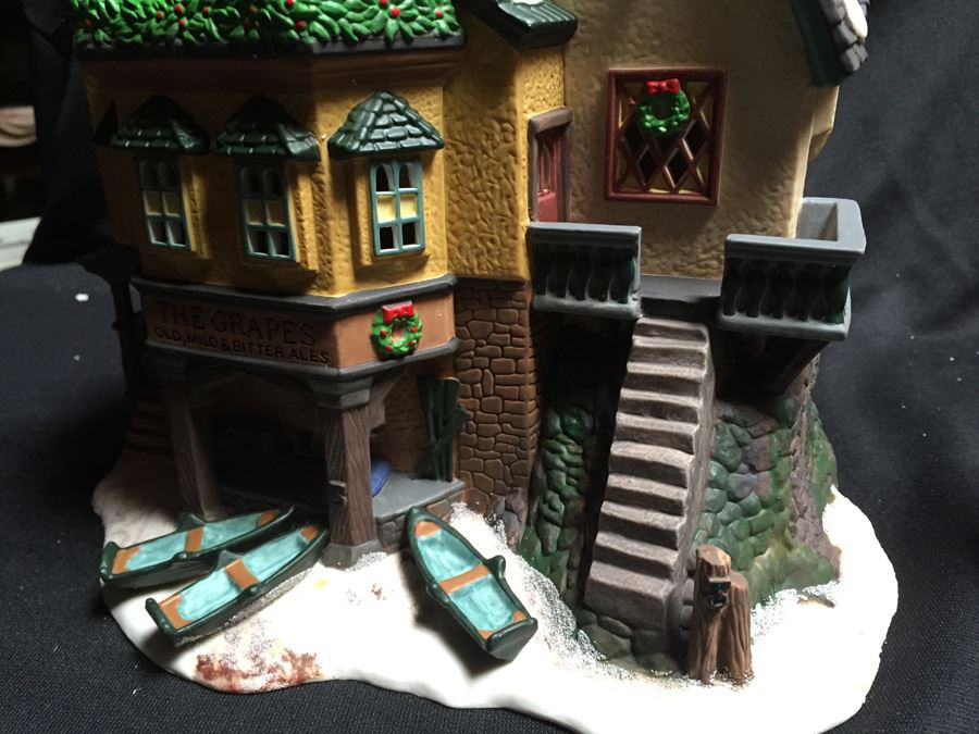 Department 56 Heritage Village Collection [Photo 11]