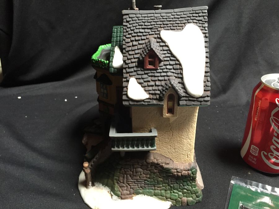 Department 56 Heritage Village Collection [Photo 10]