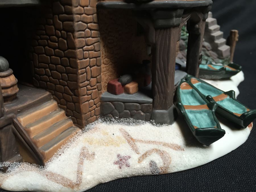 Department 56 Heritage Village Collection [Photo 14]