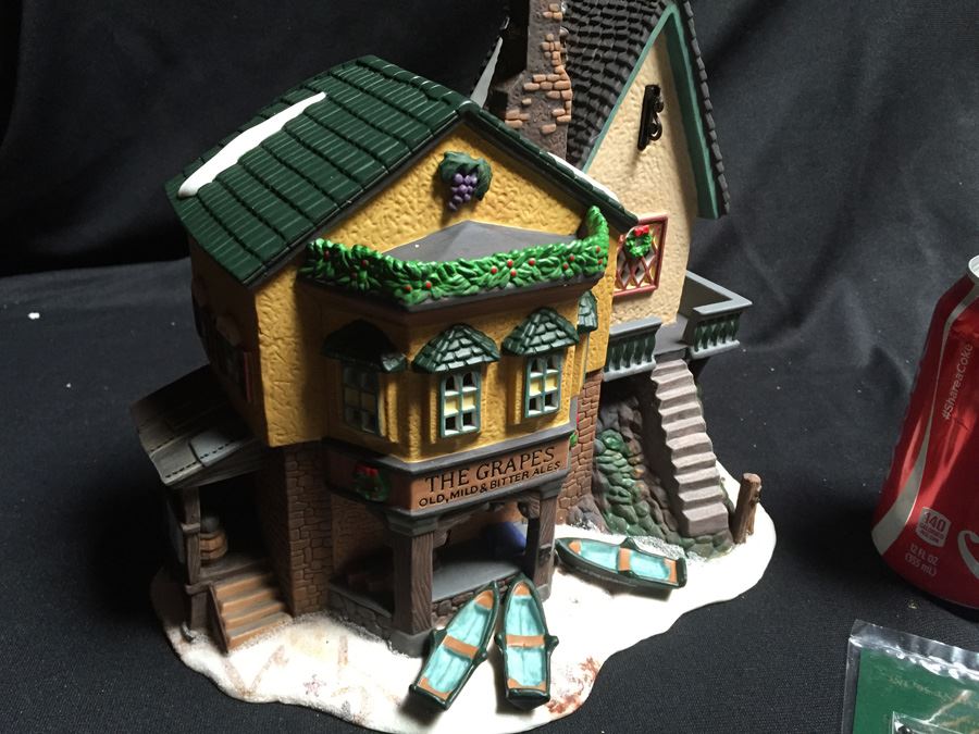 Department 56 Heritage Village Collection [Photo 6]