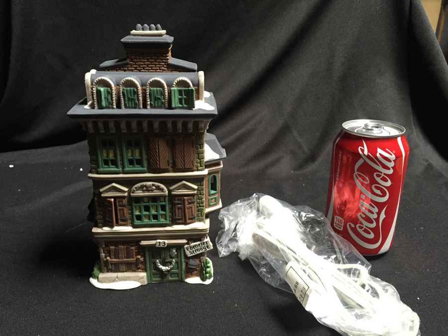 Department 56 Heritage Village Collection [Photo 3]