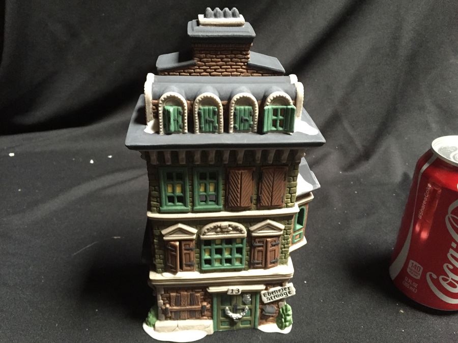 Department 56 Heritage Village Collection [Photo 9]