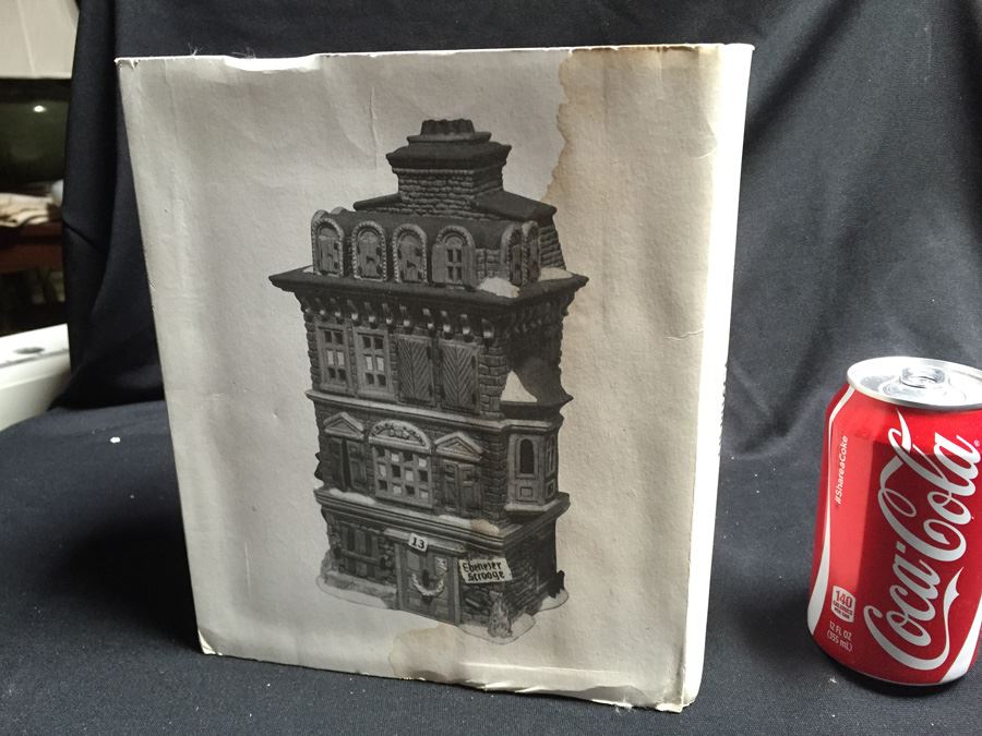 Department 56 Heritage Village Collection [Photo 1]