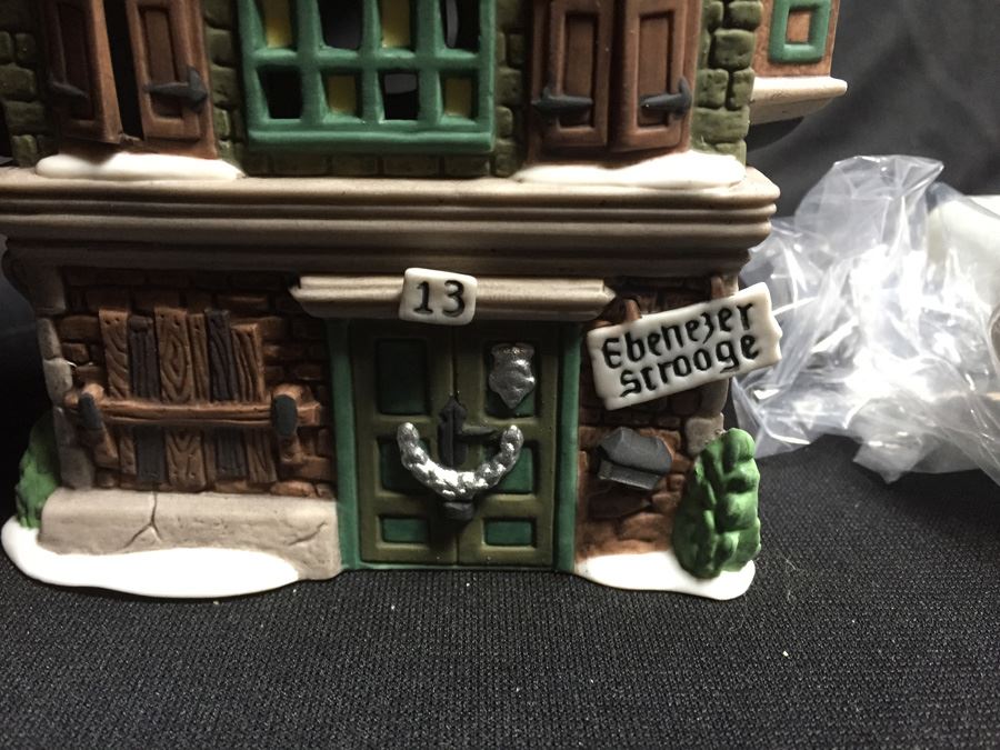 Department 56 Heritage Village Collection [Photo 4]