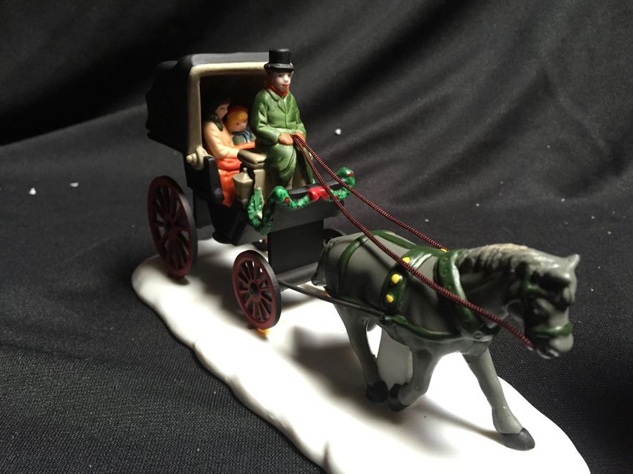 Department 56 Heritage Village Collection [Photo 4]