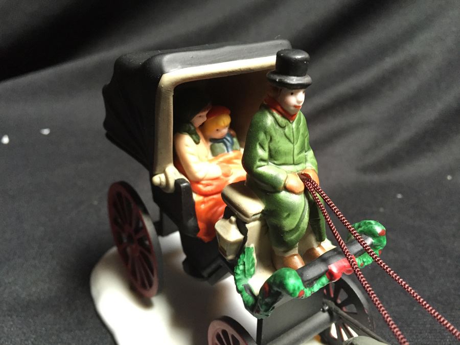 Department 56 Heritage Village Collection [Photo 6]