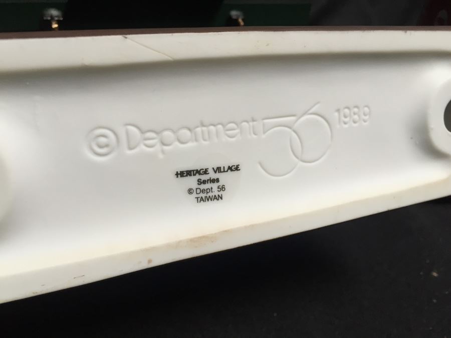 Department 56 Heritage Village Collection [Photo 8]