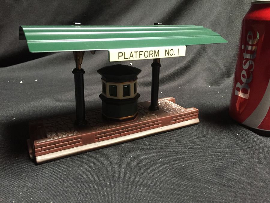 Department 56 Heritage Village Collection [Photo 3]