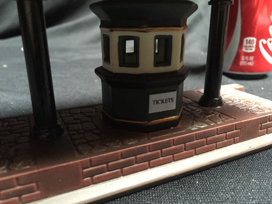 Department 56 Heritage Village Collection [Photo 7]