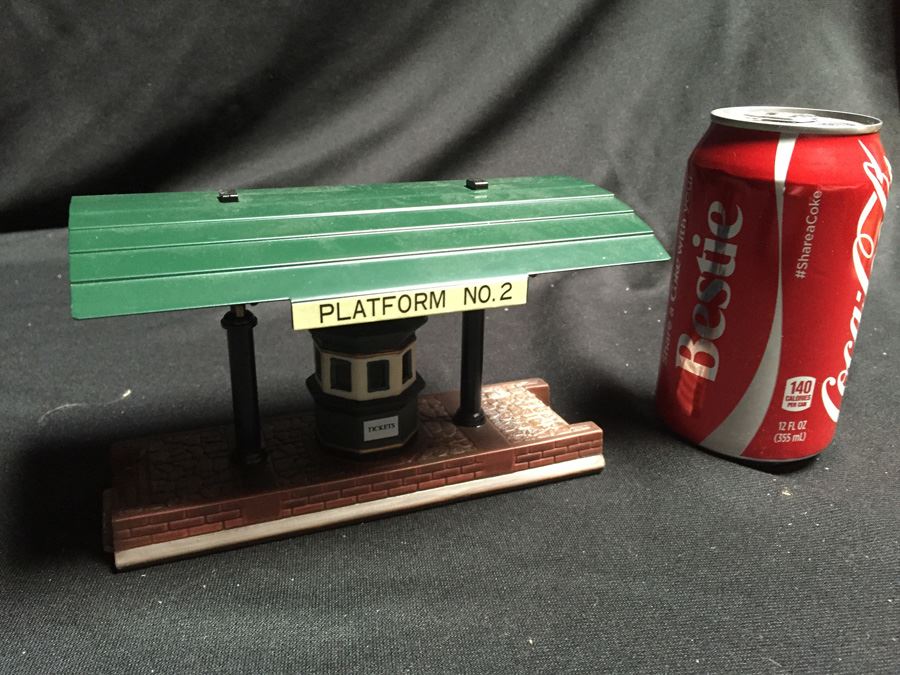 Department 56 Heritage Village Collection [Photo 3]