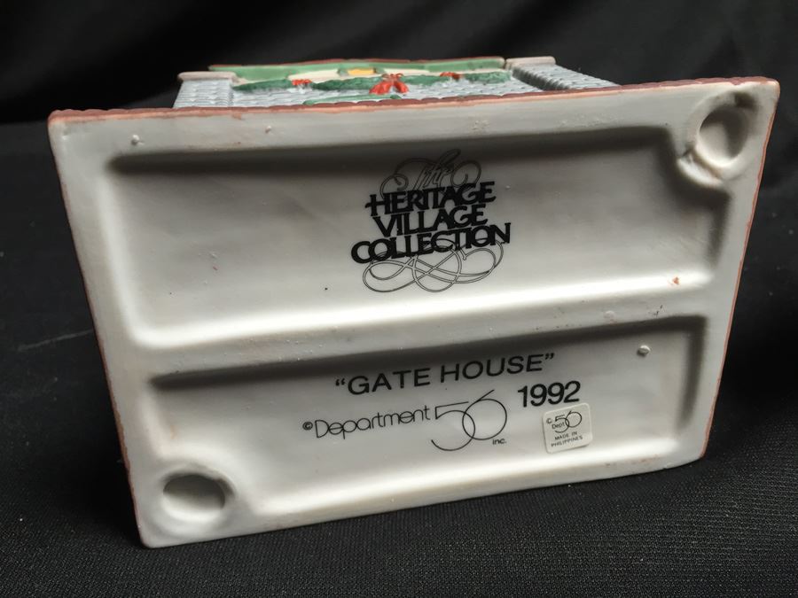 Department 56 Heritage Village Collection [Photo 9]