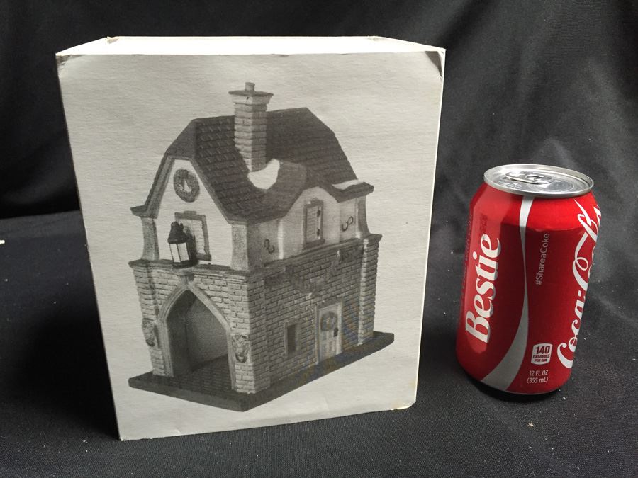 Department 56 Heritage Village Collection [Photo 1]