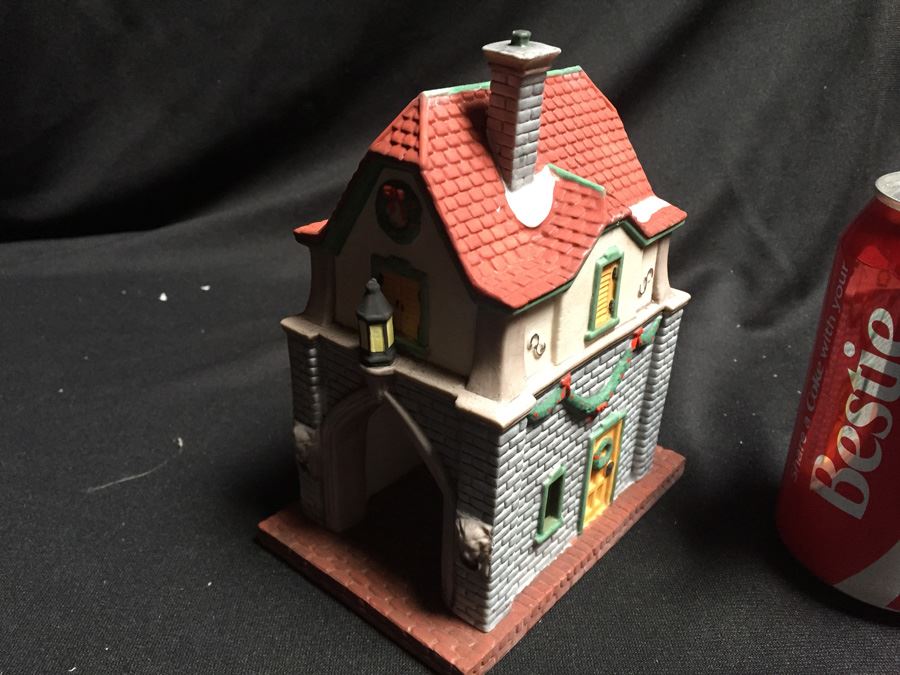 Department 56 Heritage Village Collection [Photo 4]