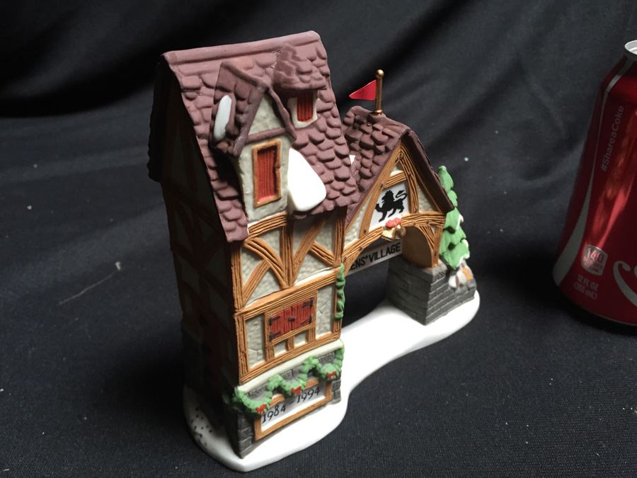 Department 56 Heritage Village Collection [Photo 4]