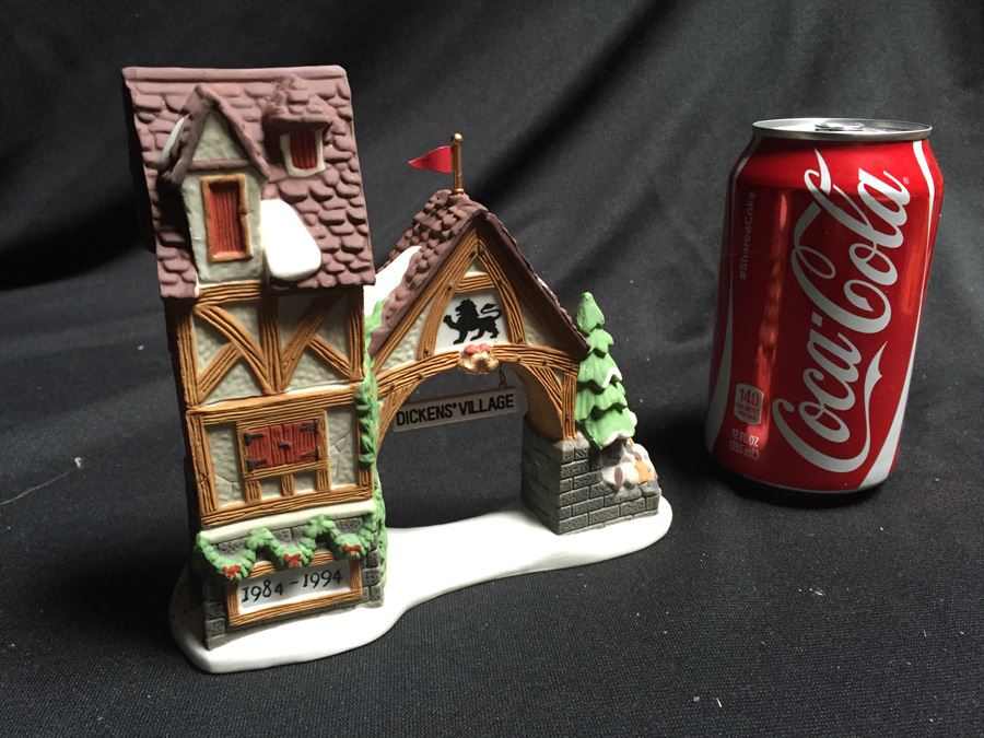 Department 56 Heritage Village Collection [Photo 2]