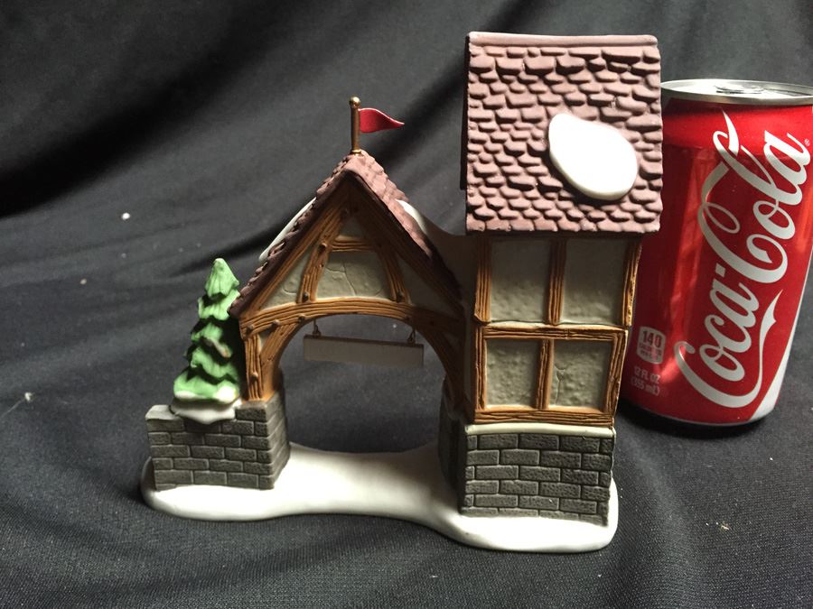 Department 56 Heritage Village Collection [Photo 6]