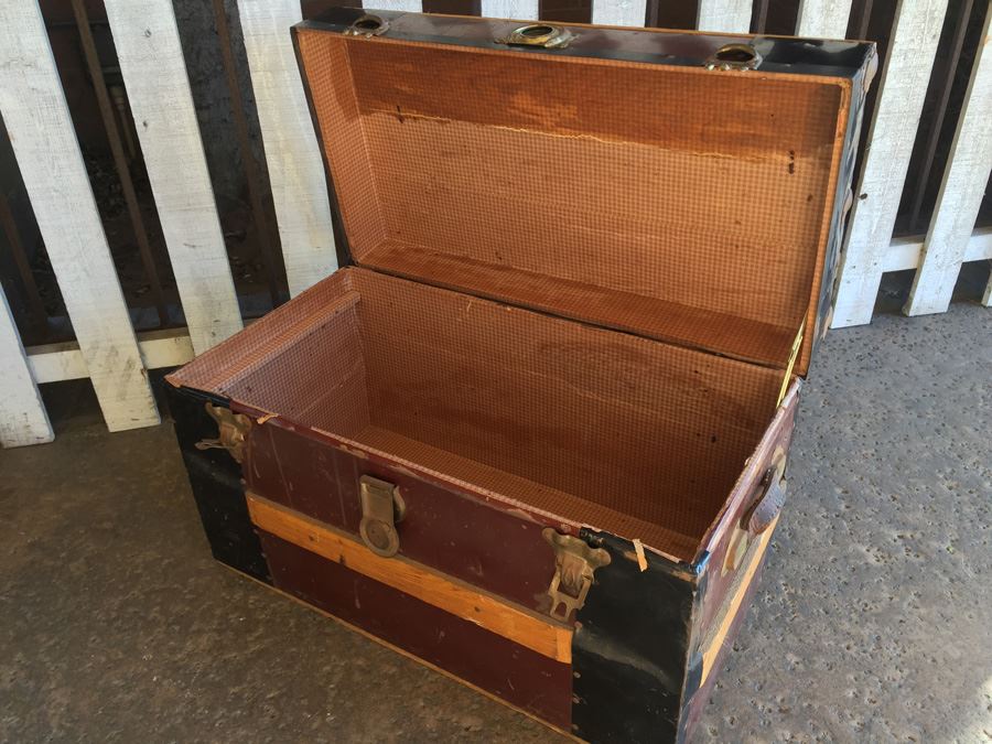 Vintage Metal And Wood Trunk [Photo 6]