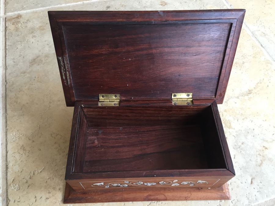Vintage Wooden Box With Detailed Inlay Work [Photo 9]