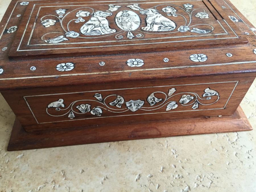 Vintage Wooden Box With Detailed Inlay Work [Photo 5]