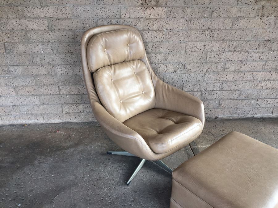 Mid-Century Modern Synthetic Chair With Ottoman [Photo 14]