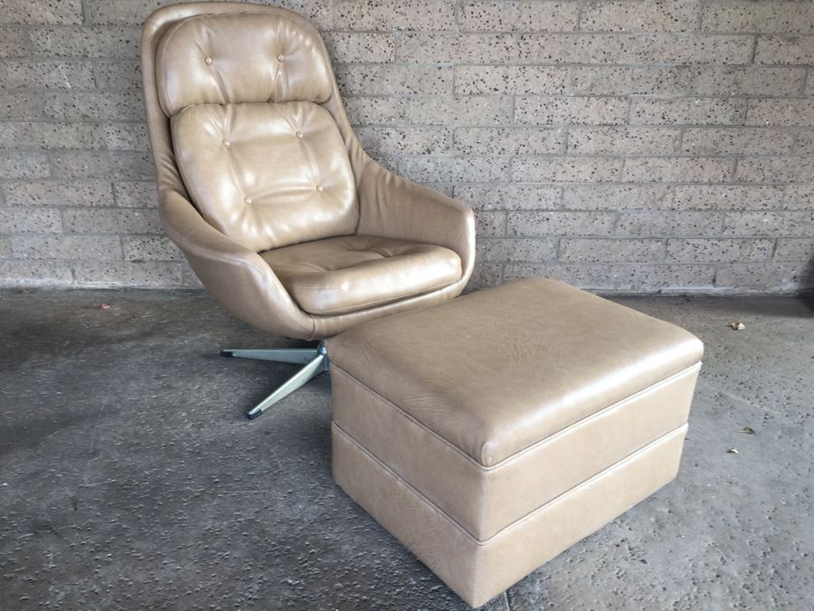 Mid-Century Modern Synthetic Chair With Ottoman [Photo 13]