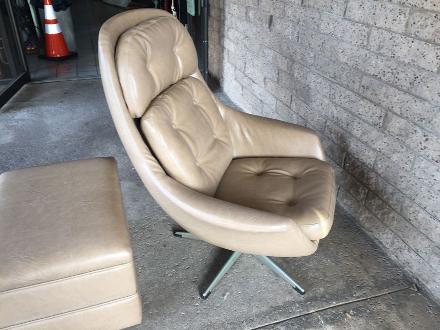 Mid-Century Modern Synthetic Chair With Ottoman [Photo 8]