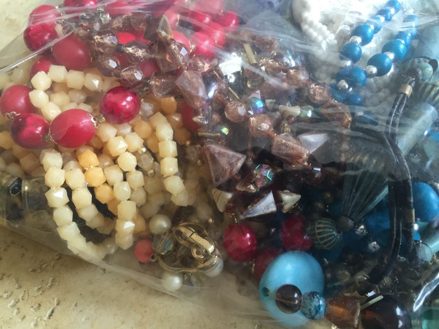 Jewelry Lot #1 - Assorted Jewelry In Large Bag [Photo 4]