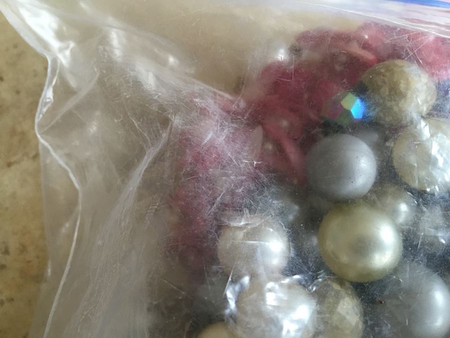 Jewelry Lot #4 - Assorted Jewelry In Large Bag [Photo 14]