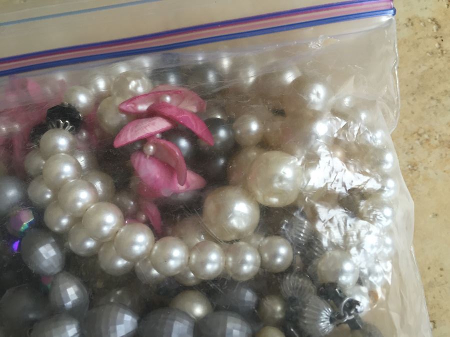 Jewelry Lot #4 - Assorted Jewelry In Large Bag [Photo 12]