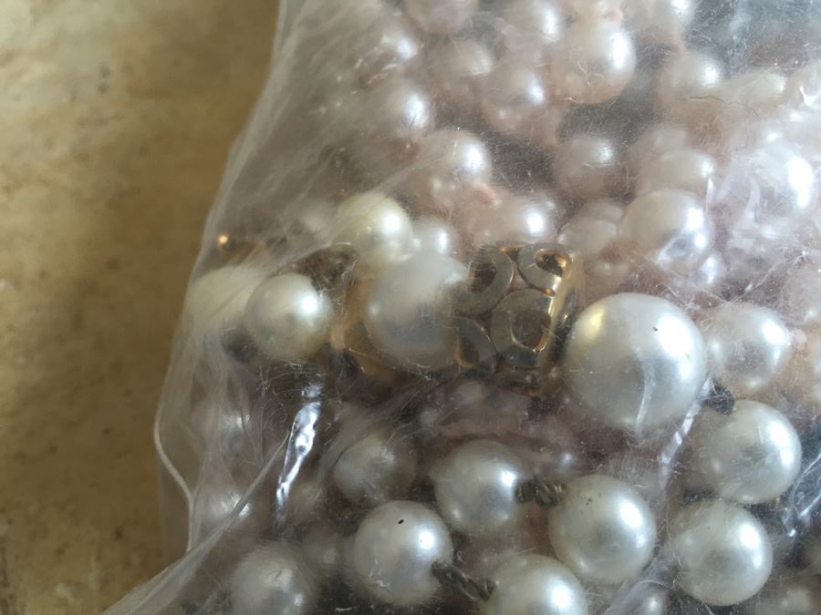 Jewelry Lot #4 - Assorted Jewelry In Large Bag [Photo 4]