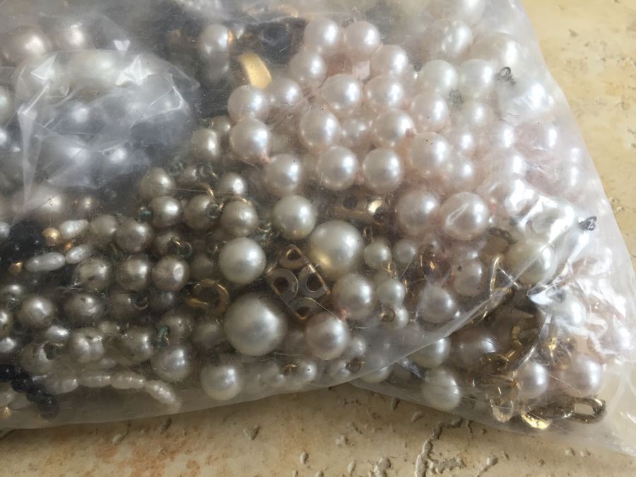 Jewelry Lot #4 - Assorted Jewelry In Large Bag [Photo 9]