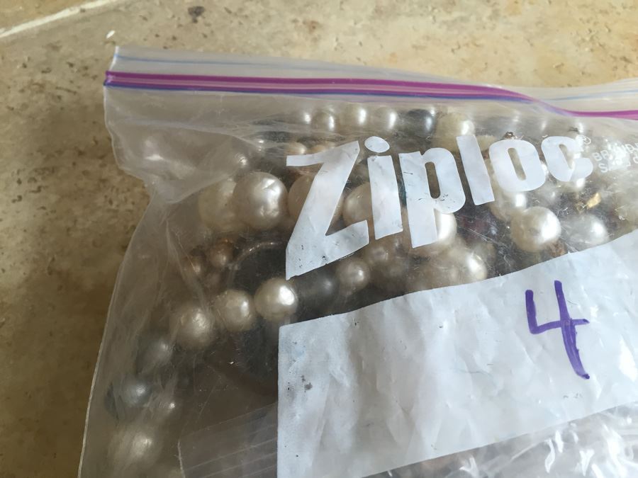 Jewelry Lot #4 - Assorted Jewelry In Large Bag [Photo 5]