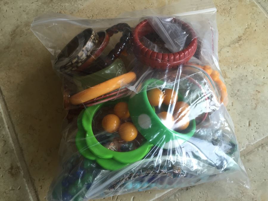 Jewelry Lot #5 - Assorted Jewelry In Large Bag [Photo 17]