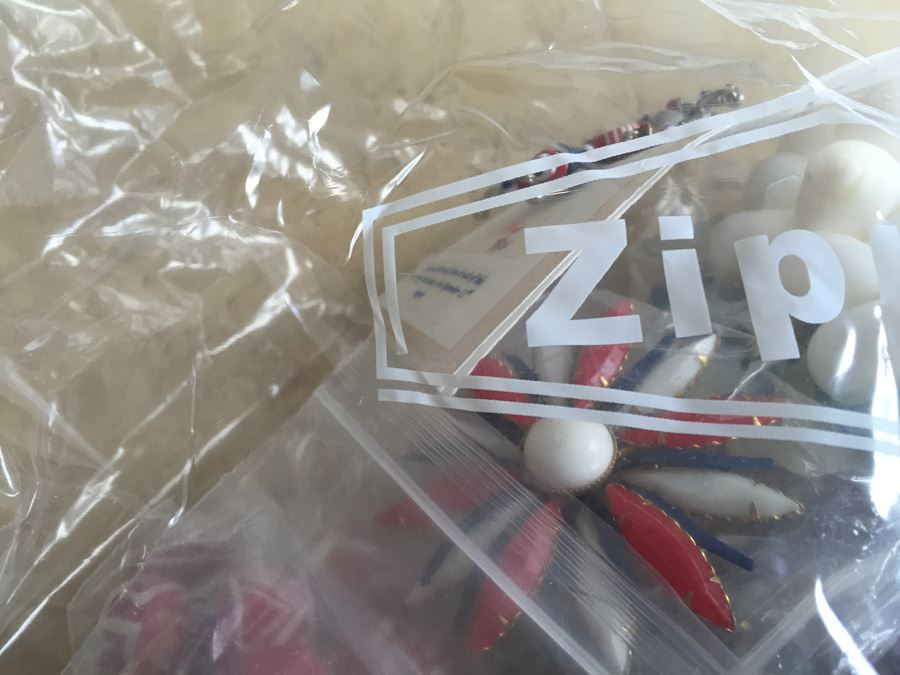 Jewelry Lot #7 - Assorted Jewelry In Large Bag [Photo 5]