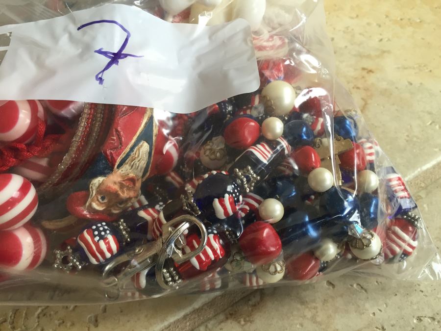 Jewelry Lot #7 - Assorted Jewelry In Large Bag [Photo 3]