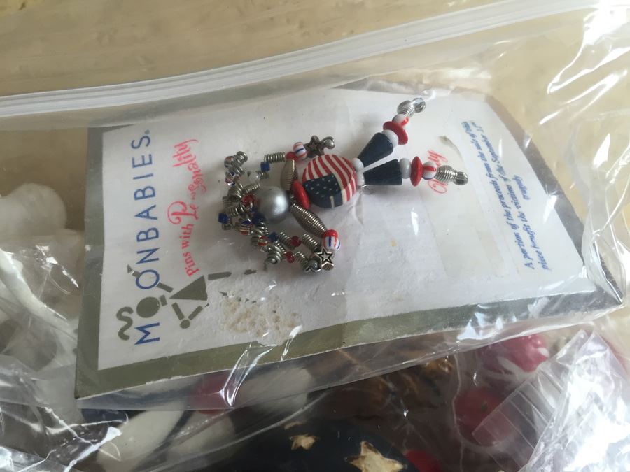 Jewelry Lot #7 - Assorted Jewelry In Large Bag [Photo 13]