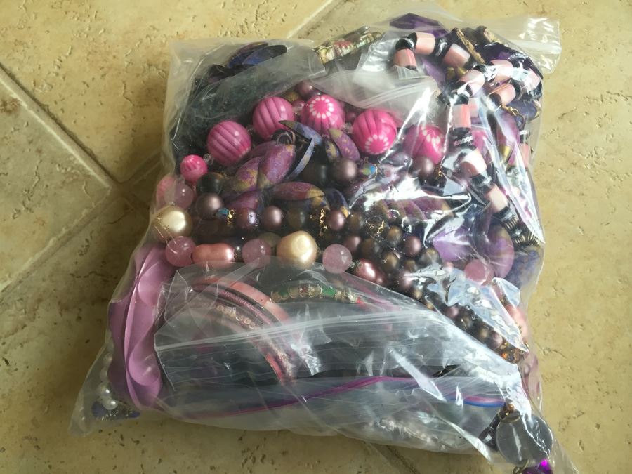 Jewelry Lot #9 - Assorted Jewelry In Large Bag [Photo 17]