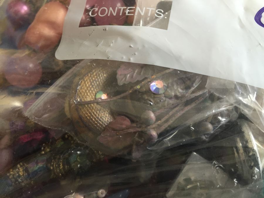 Jewelry Lot #9 - Assorted Jewelry In Large Bag [Photo 7]