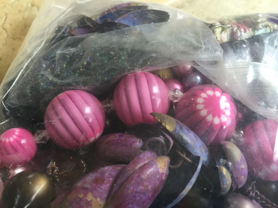 Jewelry Lot #9 - Assorted Jewelry In Large Bag [Photo 14]