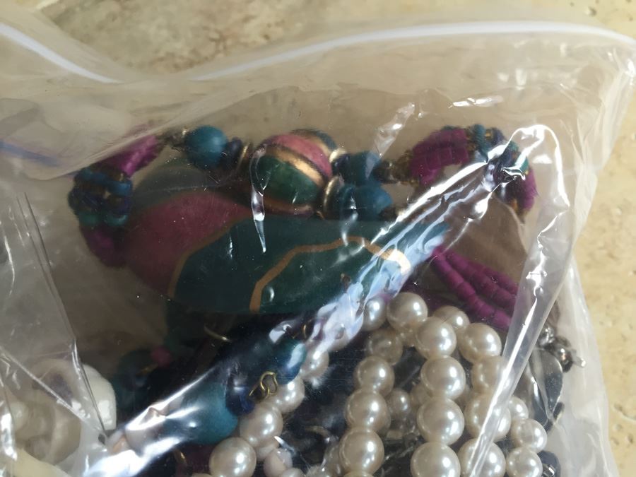 Jewelry Lot #10 - Assorted Jewelry In Large Bag [Photo 16]