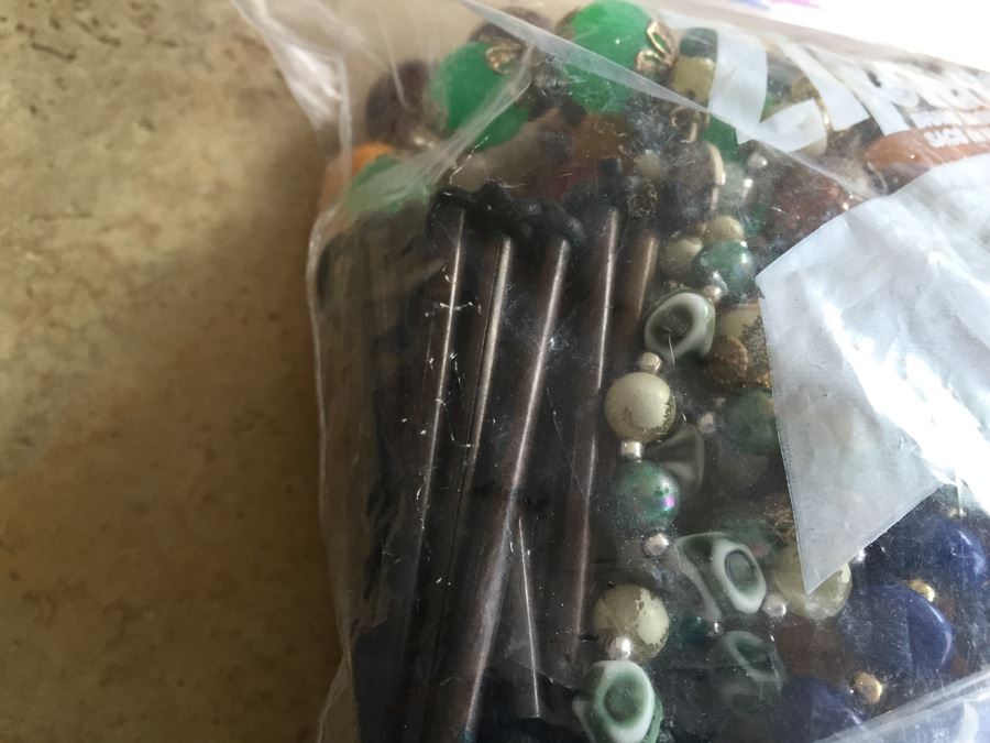 Jewelry Lot #11 - Assorted Jewelry In Large Bag [Photo 6]
