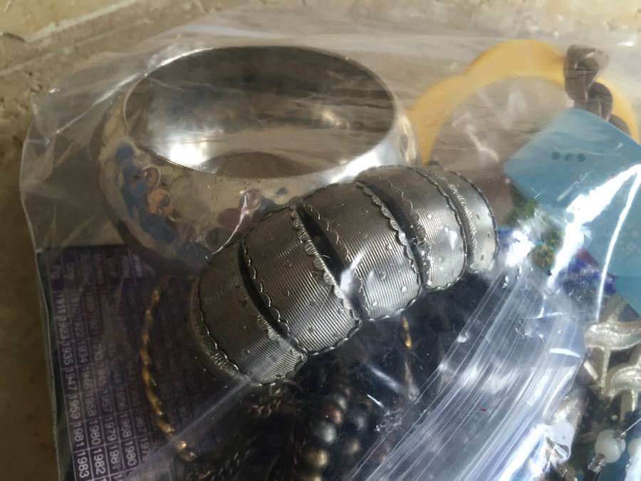 Jewelry Lot #12 - Assorted Jewelry In Large Bag [Photo 13]