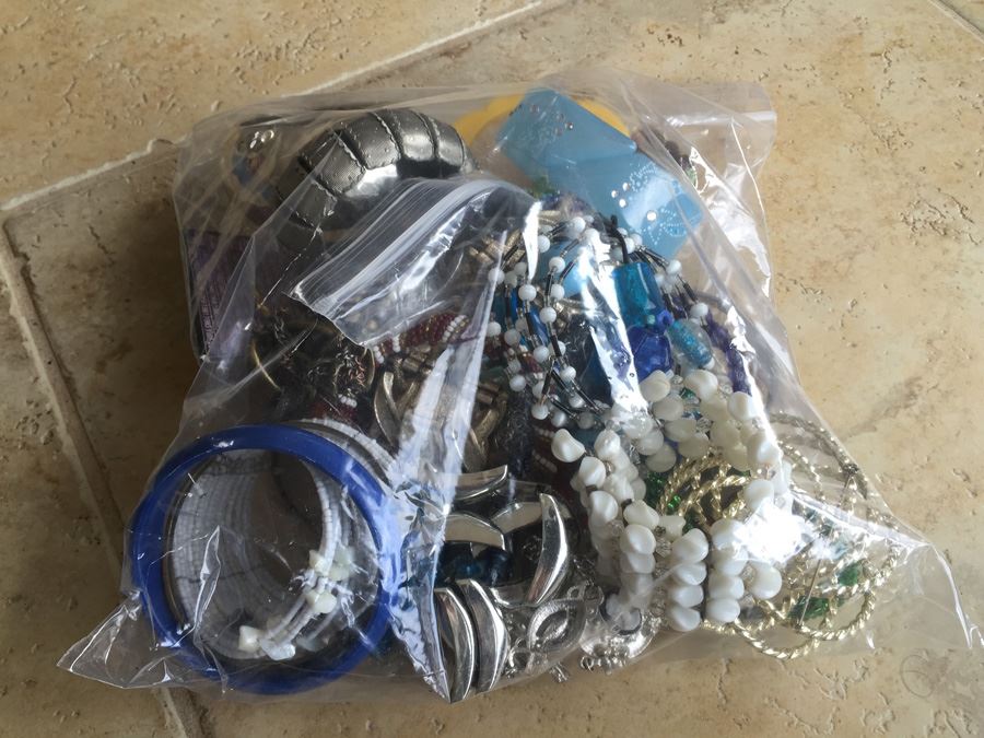 Jewelry Lot #12 - Assorted Jewelry In Large Bag [Photo 8]